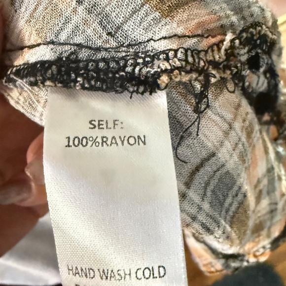 EASEL L/S PLAID TOP - Picture 4 of 7